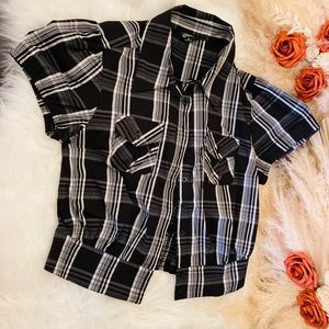 GUESS women’s top size medium new without tags